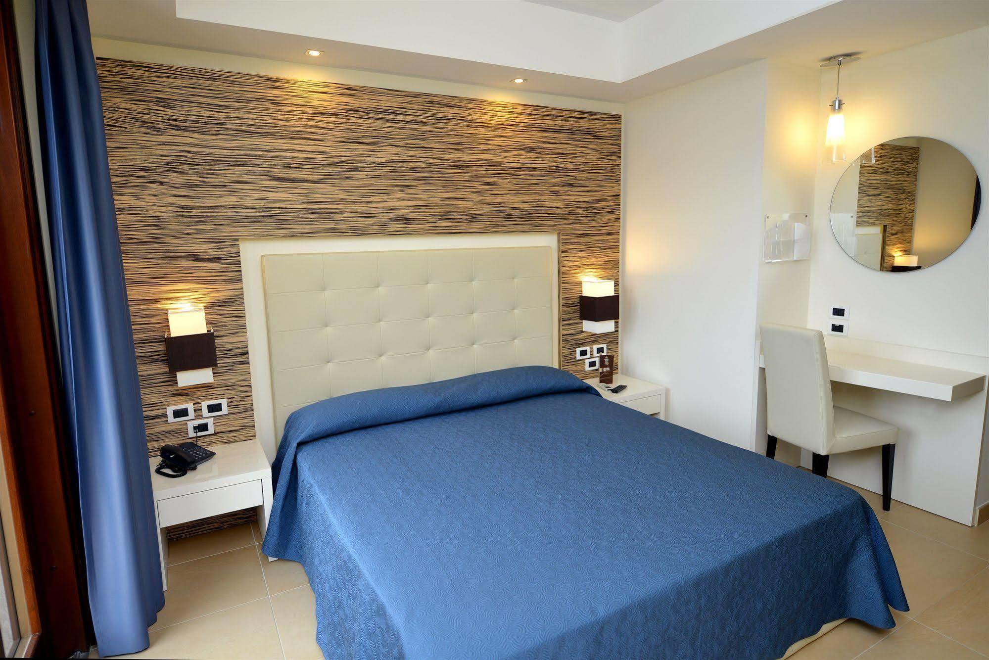 Prince Franklyn Hotel Santa Maria di Castellabate Exterior photo